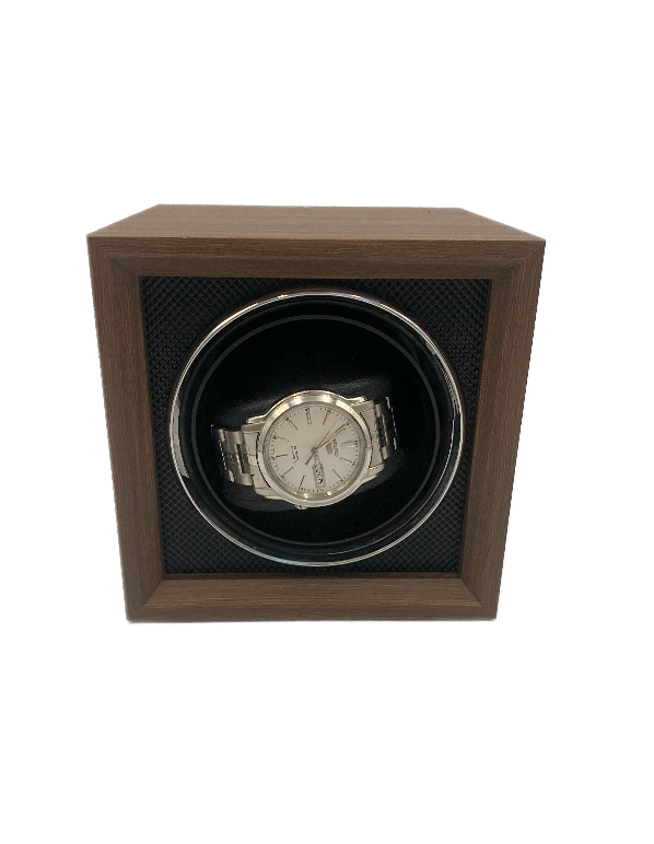 Remontoir pour montre automatique : gadget ou indispensable ?